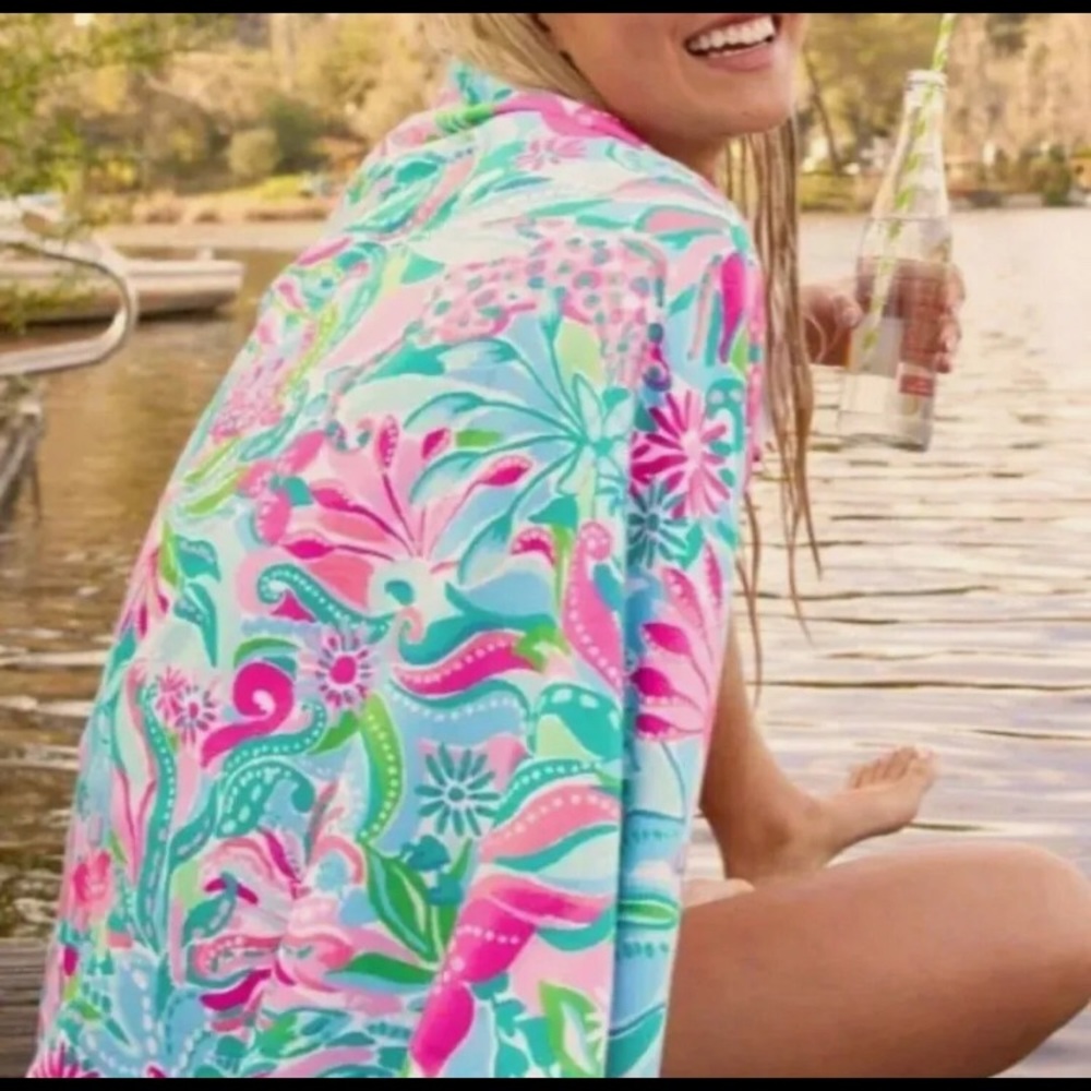 Lilly Pulitzer Lounge Beach Towel Pink BIP (FFF) Brand New